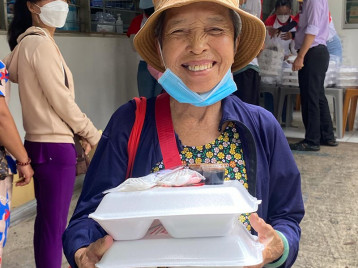 Fitfood cùng San sẻ yêu thương tại Bệnh viện Nhiệt Đới